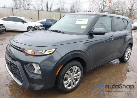 2020 Kia Soul Lx z USA, uszkodzony, nr VIN KNDJ23AU7L7017133